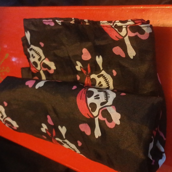 Skull and Crossbone Black and Pink Scarf - Picture 8 of 9